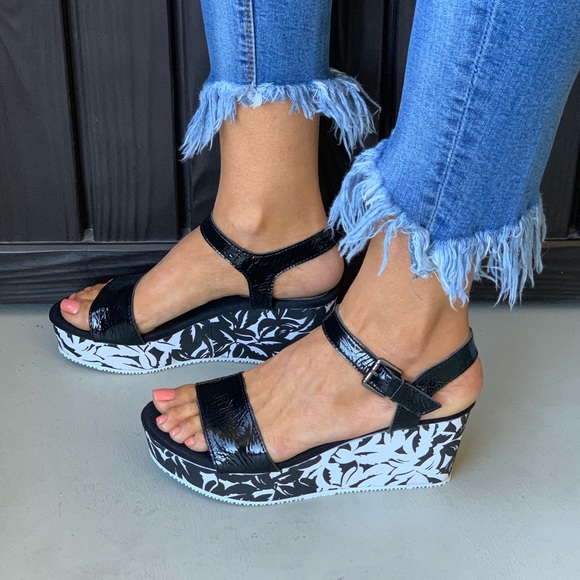 Urban Outfitters Shoes - Patent Leather Floral Wedge Platform Sandal